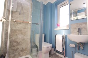 En-suite- click for photo gallery